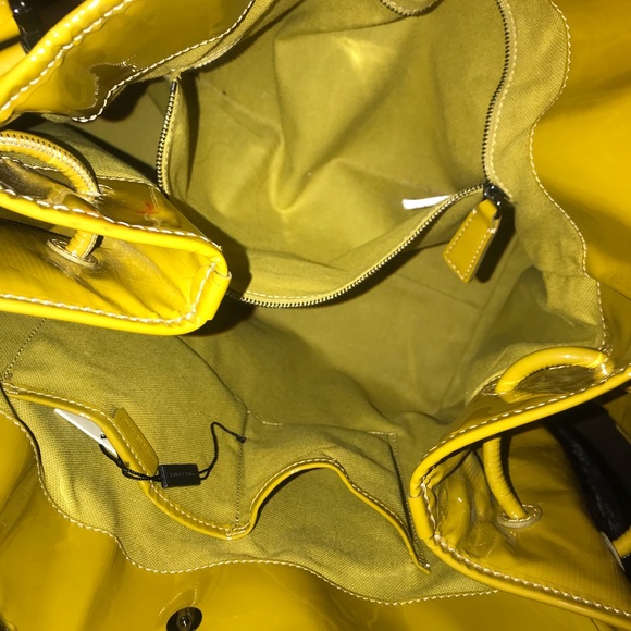 Burberry Patent Leather embossed Bilmore tote in Mustard Yellow - Picture 12 of 15